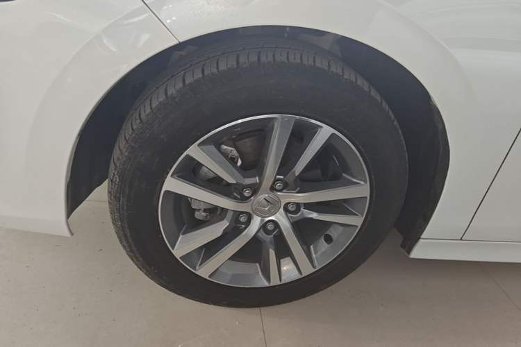 Used Honda Civic 2022 240TURBO CVT Dynamic Edition Left Front Wheel Hub