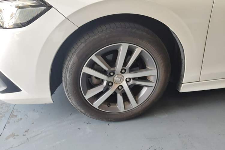 Used Honda Civic 2022 240TURBO CVT Dynamic Edition Left Front Wheel Hub