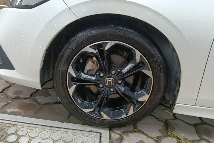Used Honda Civic 2022 240TURBO CVT Dynamic Edition Left Front Wheel Hub