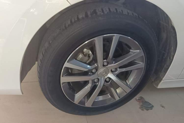 Used Honda Civic 2022 240TURBO CVT Dynamic Edition Left Front Wheel Hub