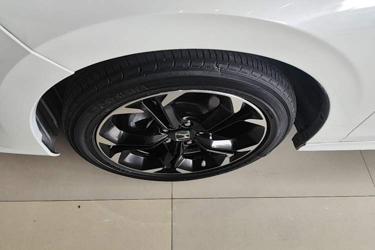 Used Honda Civic 2022 240TURBO CVT Dynamic Edition Left Front Wheel Hub