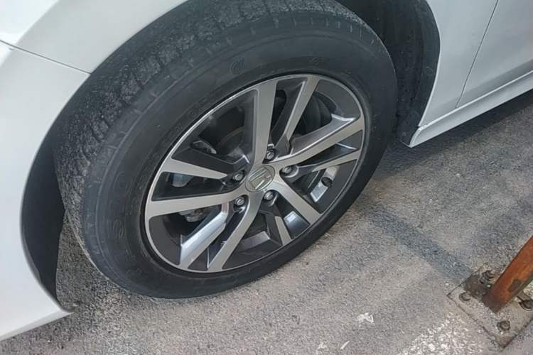 Used Honda Civic 2022 240TURBO CVT Dynamic Edition Left Front Wheel Hub