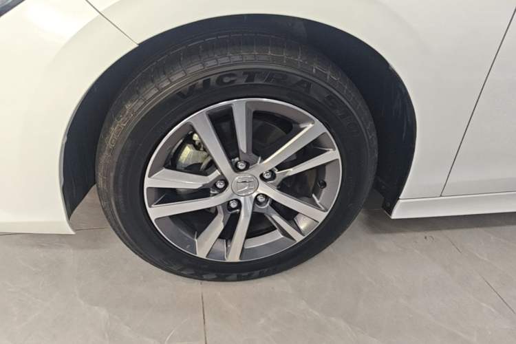 Used Honda Civic 2022 240TURBO CVT Dynamic Edition Left Front Wheel Hub