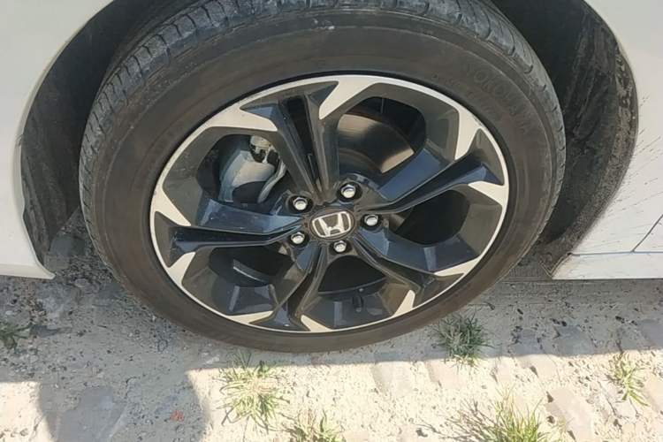 Used Honda Civic 2022 240TURBO CVT Dynamic Edition Left Front Wheel Hub