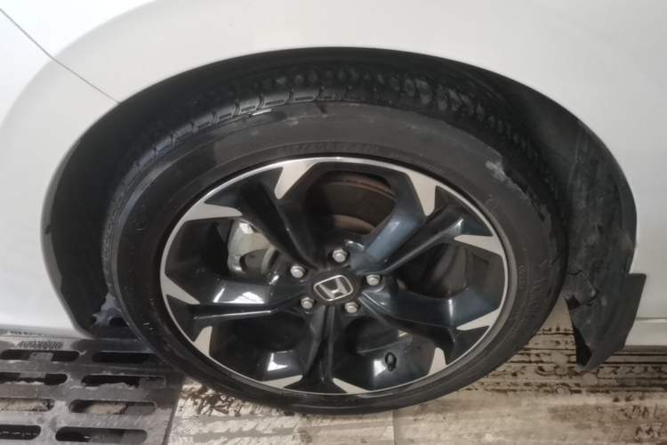 Used Honda Civic 2022 240TURBO CVT Dynamic Edition Left Front Wheel Hub