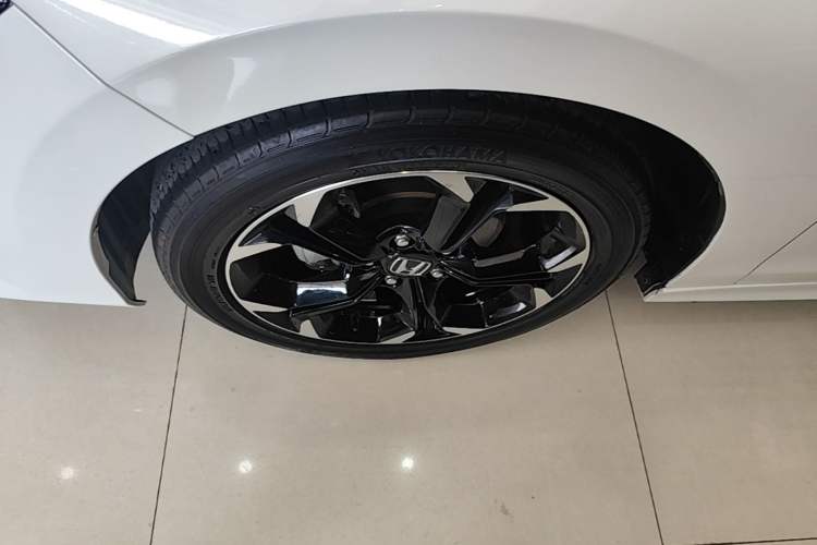 Used Honda Civic 2022 240TURBO CVT Dynamic Edition Left Front Wheel Hub
