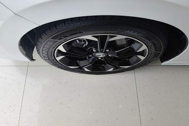 Used Honda Civic 2022 240TURBO CVT Dynamic Edition Left Front Wheel Hub