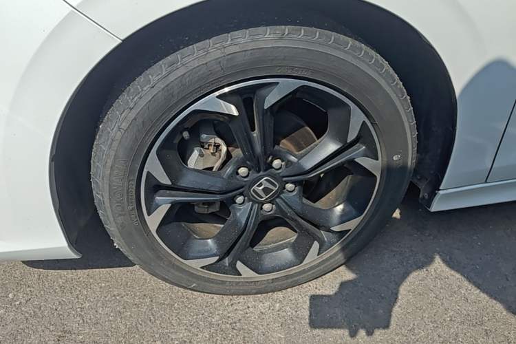 Used Honda Civic 2022 240TURBO CVT Dynamic Edition Left Front Wheel Hub