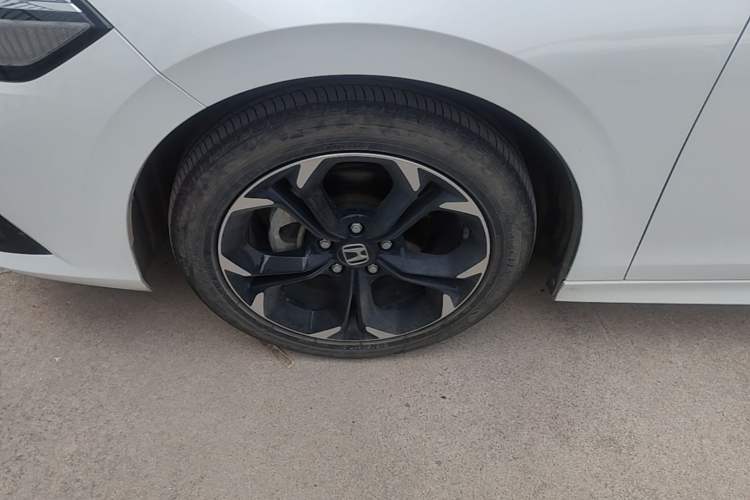 Used Honda Civic 2022 240TURBO CVT Dynamic Edition Left Front Wheel Hub