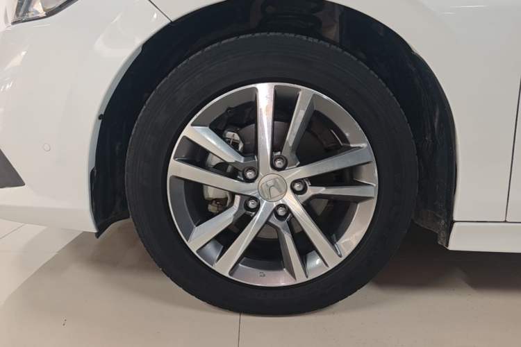 Used Honda Civic 2022 240TURBO CVT Dynamic Edition Left Front Wheel Hub