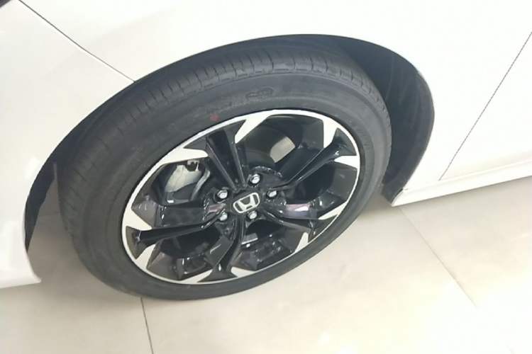Used Honda Civic 2022 240TURBO CVT Dynamic Edition Left Front Wheel Hub