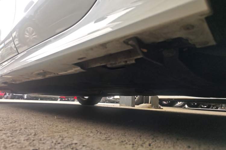 Used Honda Civic 2022 240TURBO CVT Dynamic Edition Left Side Sill