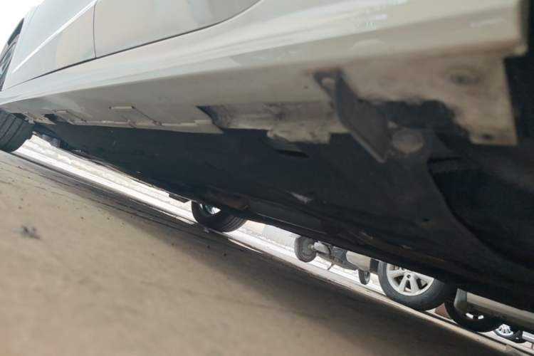 Used Honda Civic 2022 240TURBO CVT Dynamic Edition Left Side Sill