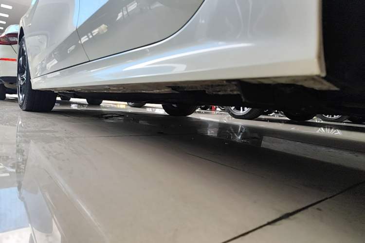 Used Honda Civic 2022 240TURBO CVT Dynamic Edition Left Side Sill