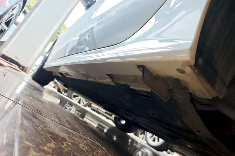 Used Honda Civic 2022 240TURBO CVT Dynamic Edition Left Side Sill