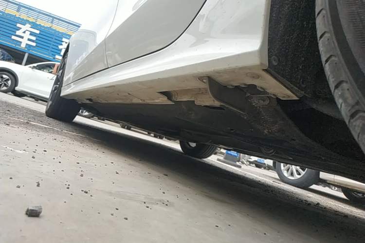 Used Honda Civic 2022 240TURBO CVT Dynamic Edition Left Side Sill