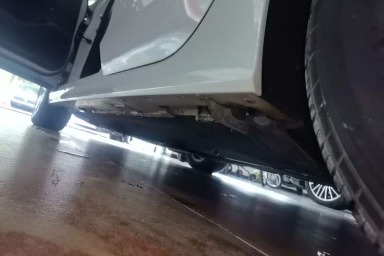 Used Honda Civic 2022 240TURBO CVT Dynamic Edition Left Side Sill