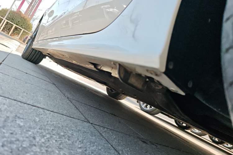 Used Honda Civic 2022 240TURBO CVT Dynamic Edition Left Side Sill