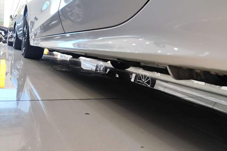 Used Honda Civic 2022 240TURBO CVT Dynamic Control Version Left Side Sill
