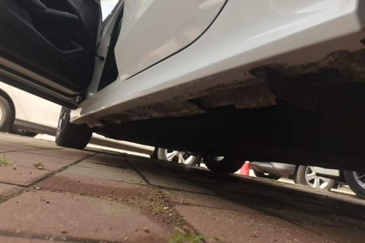 Used Honda Civic 2022 240TURBO CVT Dynamic Edition Left Side Sill