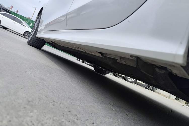 Used Honda Civic 2022 240TURBO CVT Dynamic Edition Left Side Sill