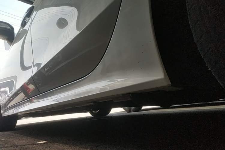 Used Honda Civic 2022 240TURBO CVT Dynamic Edition Left Side Sill
