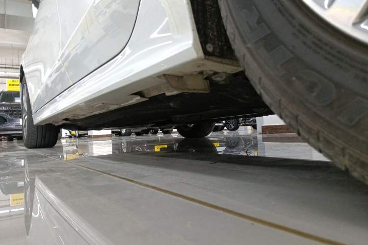 Used Honda Civic 2022 240TURBO CVT Dynamic Edition Left Side Sill