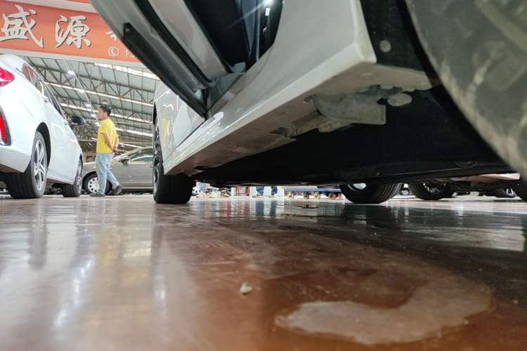 Used Honda Civic 2022 240TURBO CVT Dynamic Edition Left Side Sill