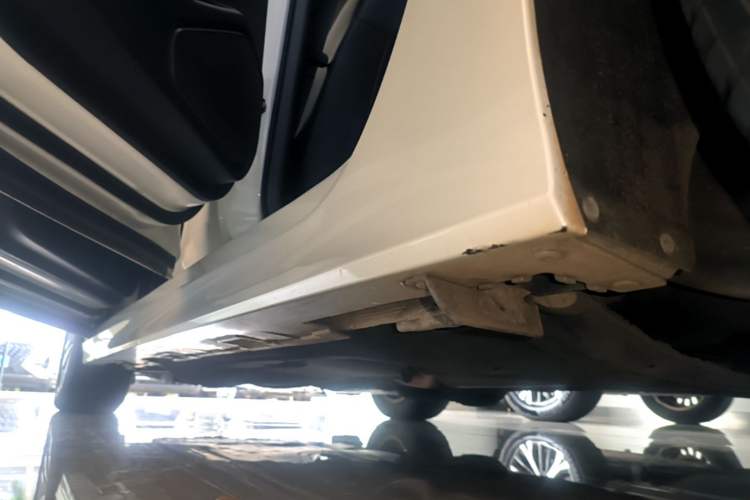 Used Honda Civic 2022 240TURBO CVT Dynamic Edition Left Side Sill