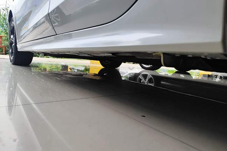 Used Honda Civic 2022 240TURBO CVT Dynamic Edition Left Side Sill