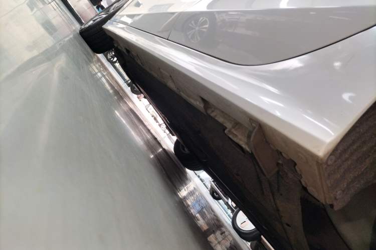 Used Honda Civic 2022 240TURBO CVT Dynamic Edition Left Side Sill