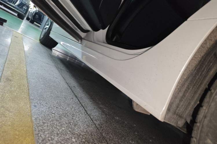 Used Honda Civic 2022 240TURBO CVT Dynamic Edition Left Side Sill
