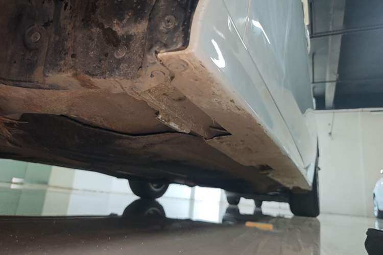 Used Honda Civic 2022 240TURBO CVT Dynamic Edition Left Side Sill