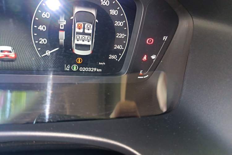 Used Honda Civic 2022 240TURBO CVT Dynamic Edition Odometer Close Up