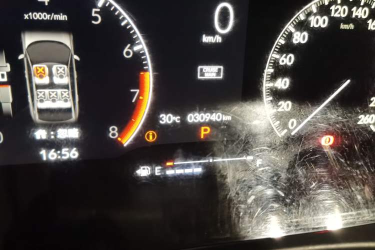 Used Honda Civic 2022 240TURBO CVT Dynamic Edition Odometer Close Up