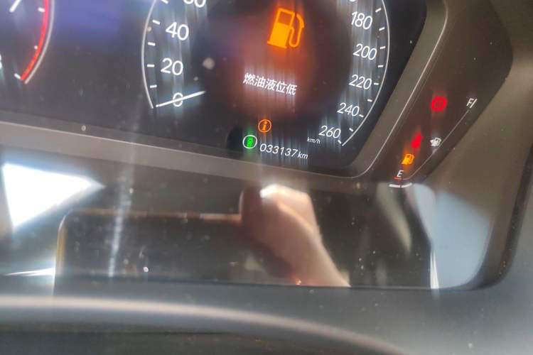 Used Honda Civic 2022 240TURBO CVT Dynamic Edition Odometer Close Up