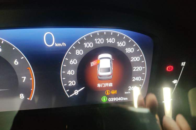 Used Honda Civic 2022 240TURBO CVT Dynamic Edition Odometer Close Up