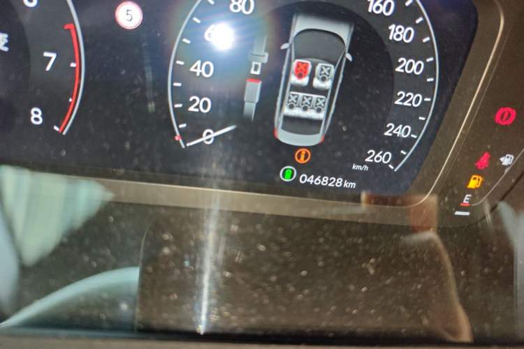 Used Honda Civic 2022 240TURBO CVT Dynamic Edition Odometer Close Up