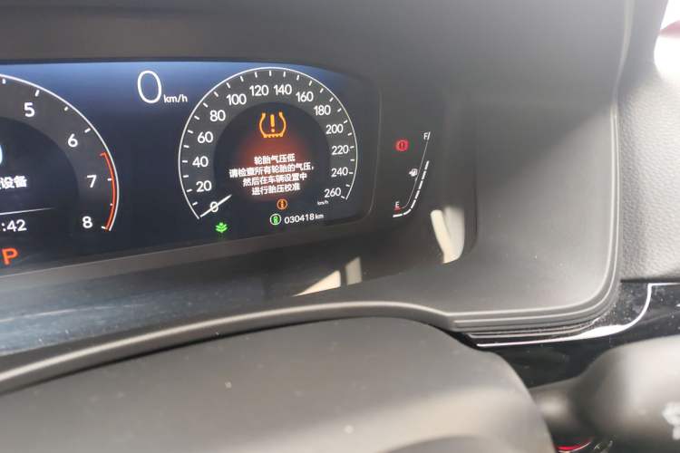Used Honda Civic 2022 240TURBO CVT Dynamic Edition Odometer Close Up