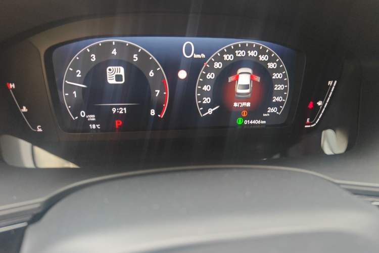Used Honda Civic 2022 240TURBO CVT Dynamic Edition Odometer Close Up