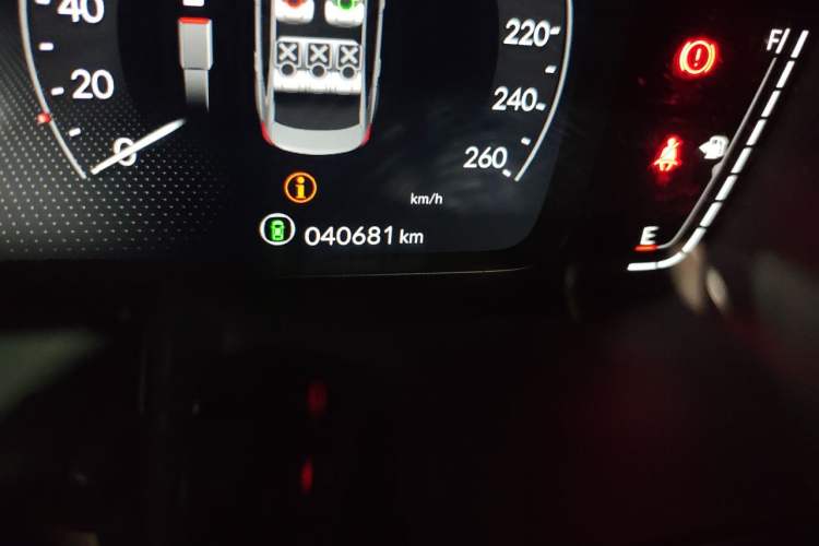 Used Honda Civic 2022 240TURBO CVT Dynamic Edition Odometer Close Up