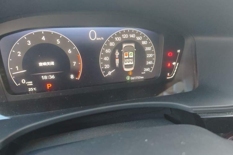 Used Honda Civic 2022 240TURBO CVT Dynamic Edition Odometer Close Up