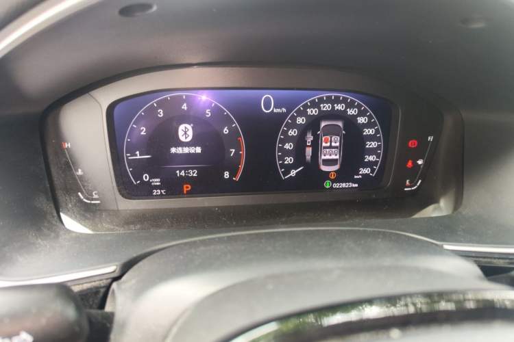 Used Honda Civic 2022 240TURBO CVT Dynamic Control Version Odometer Close Up