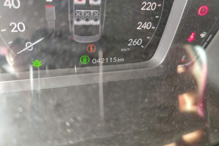 Used Honda Civic 2022 240TURBO CVT Dynamic Edition Odometer Close Up