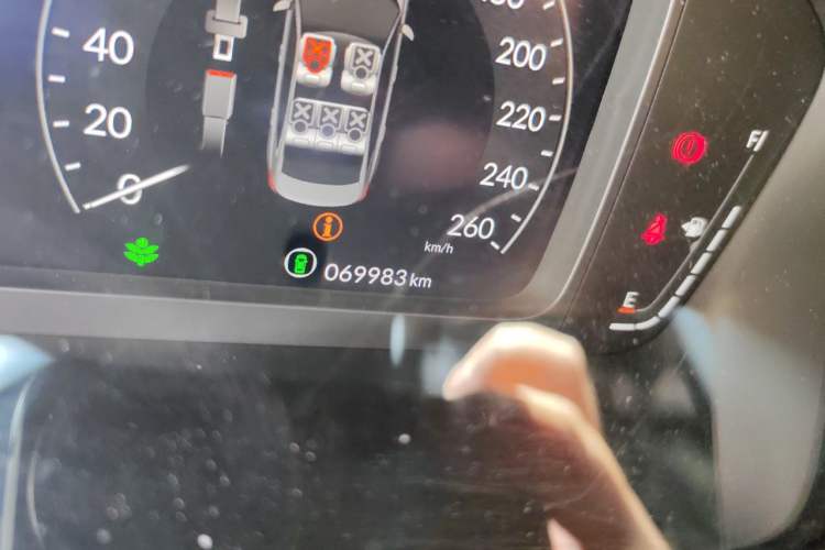 Used Honda Civic 2022 240TURBO CVT Dynamic Edition Odometer Close Up