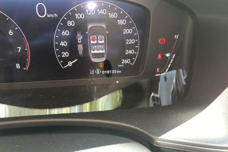 Used Honda Civic 2022 240TURBO CVT Dynamic Edition Odometer Close Up
