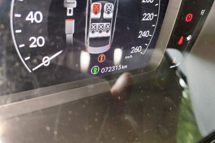 Used Honda Civic 2022 240TURBO CVT Dynamic Edition Odometer Close Up