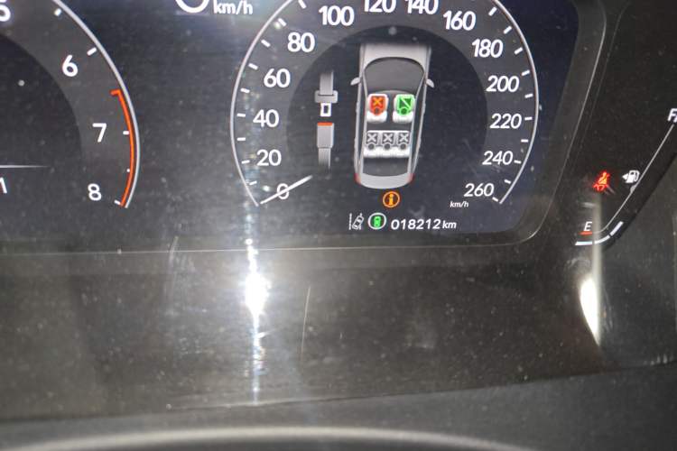 Used Honda Civic 2022 240TURBO CVT Dynamic Edition Odometer Close Up