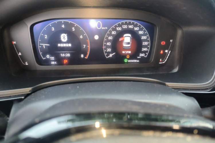 Used Honda Civic 2022 240TURBO CVT Dynamic Edition Odometer Close Up