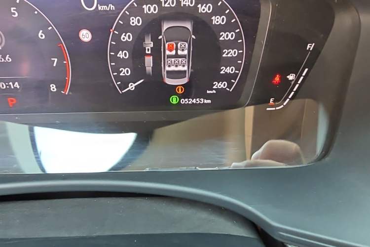 Used Honda Civic 2022 240TURBO CVT Dynamic Edition Odometer Close Up